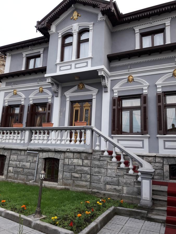 Hotel Vila Mano Korce Exterior photo